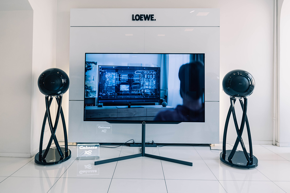 Сферическая Hi-Fi акустика Cabasse в самом центре Москвы — в ГУМе